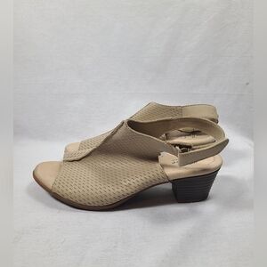 Clarks womens Valarie James Heeled Sandal size 8 womens